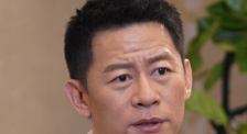 饥渴少妇的舌吻